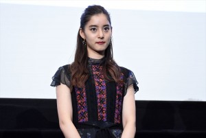 新木優子、『悪と仮面のルール』プレミア試写会舞台挨拶に登壇