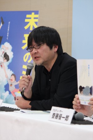 細田守監督、最新作発表記者会見に登場