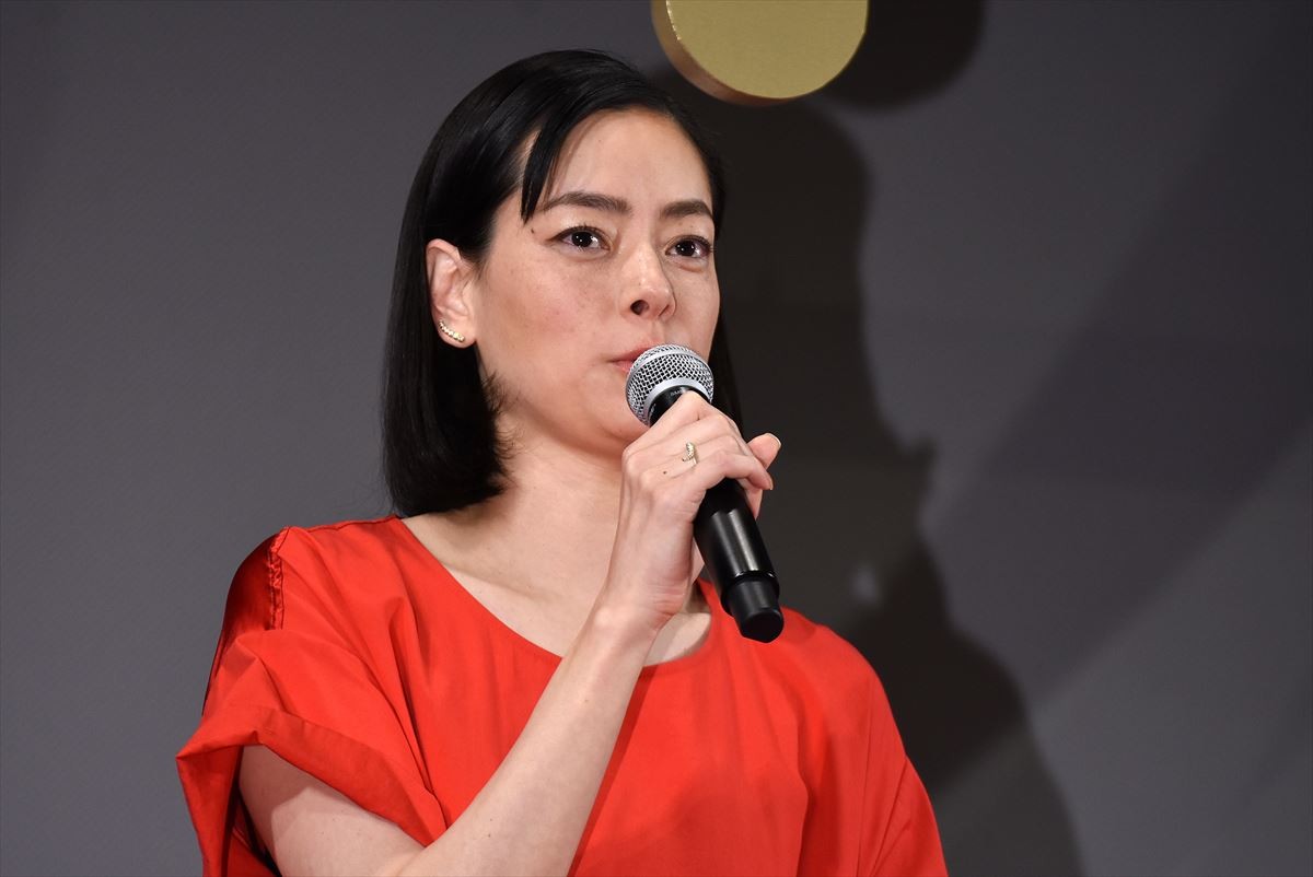 関ジャニ∞錦戸亮、木村文乃に“長い福白髪”を発見されて大慌て