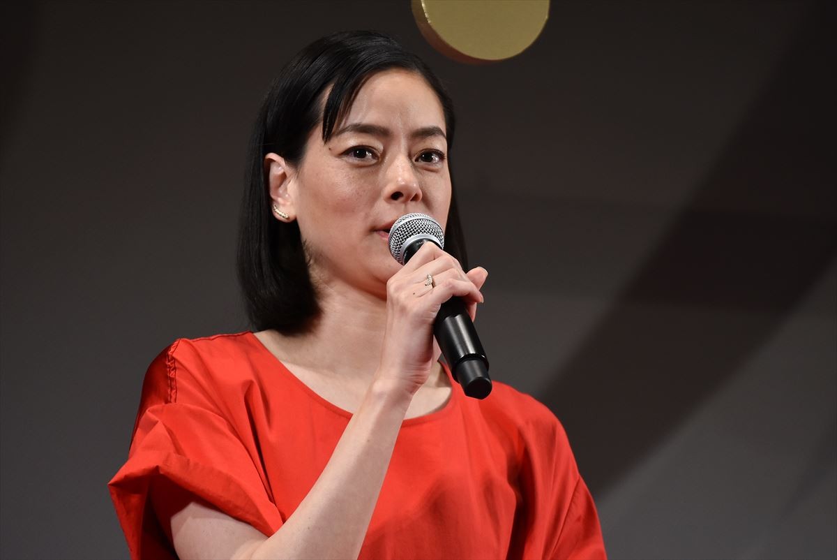 関ジャニ∞錦戸亮、木村文乃に“長い福白髪”を発見されて大慌て