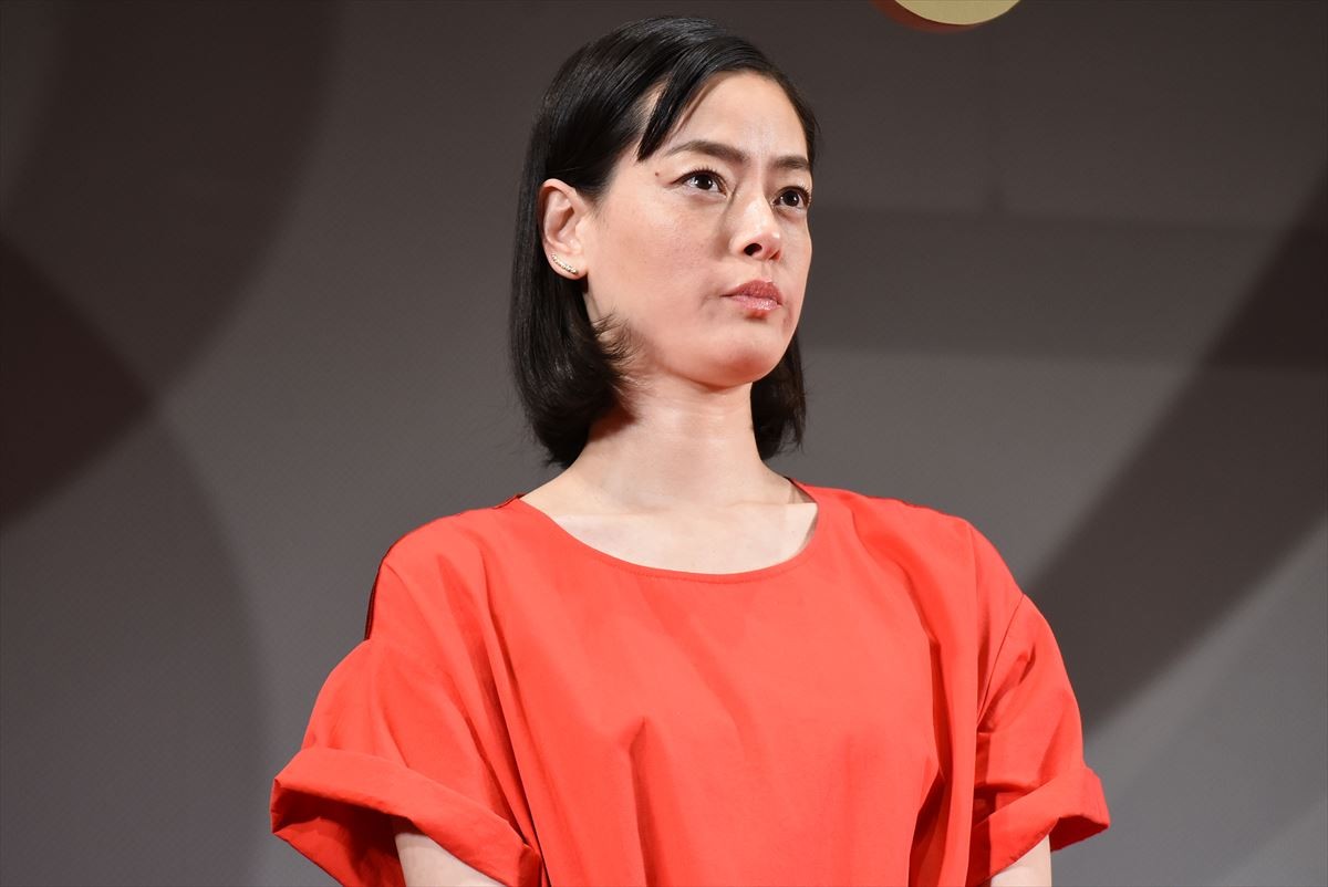 関ジャニ∞錦戸亮、木村文乃に“長い福白髪”を発見されて大慌て