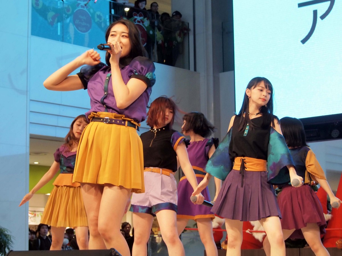 アンジュルム、サンシャインで6曲を熱唱！ 竹内朱莉、“今年の漢字”で蒼井優に感謝