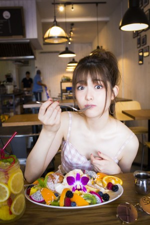 乃木坂46・松村沙友理ファースト写真集『意外っていうか、前から可愛いと思ってた』公開カット