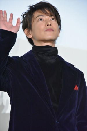 映画『8年越しの花嫁　奇跡の実話』初日舞台挨拶に出席した佐藤健