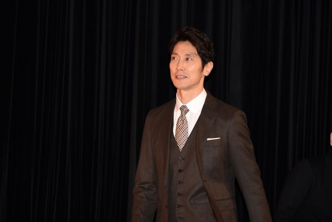 『嘘八百』完成披露試写会に登壇した佐々木蔵之介