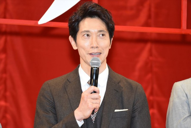 『嘘八百』完成披露試写会に登壇した佐々木蔵之介