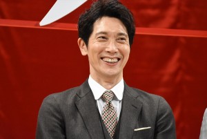 『嘘八百』完成披露試写会に登壇した佐々木蔵之介