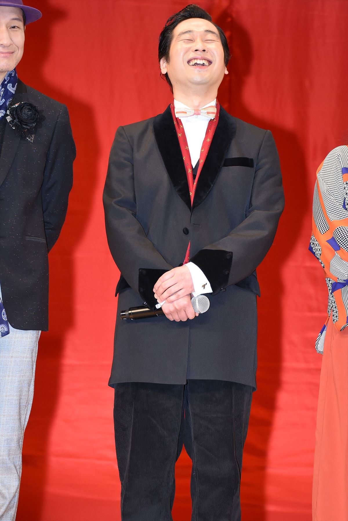 中井貴一、佐々木蔵之介ら『嘘八百』舞台挨拶に12人登壇「この舞台挨拶は正解？」