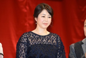 『嘘八百』完成披露試写会に登壇した堀内敬子