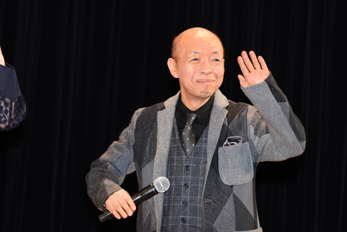 中井貴一、佐々木蔵之介ら『嘘八百』舞台挨拶に12人登壇「この舞台挨拶は正解？」