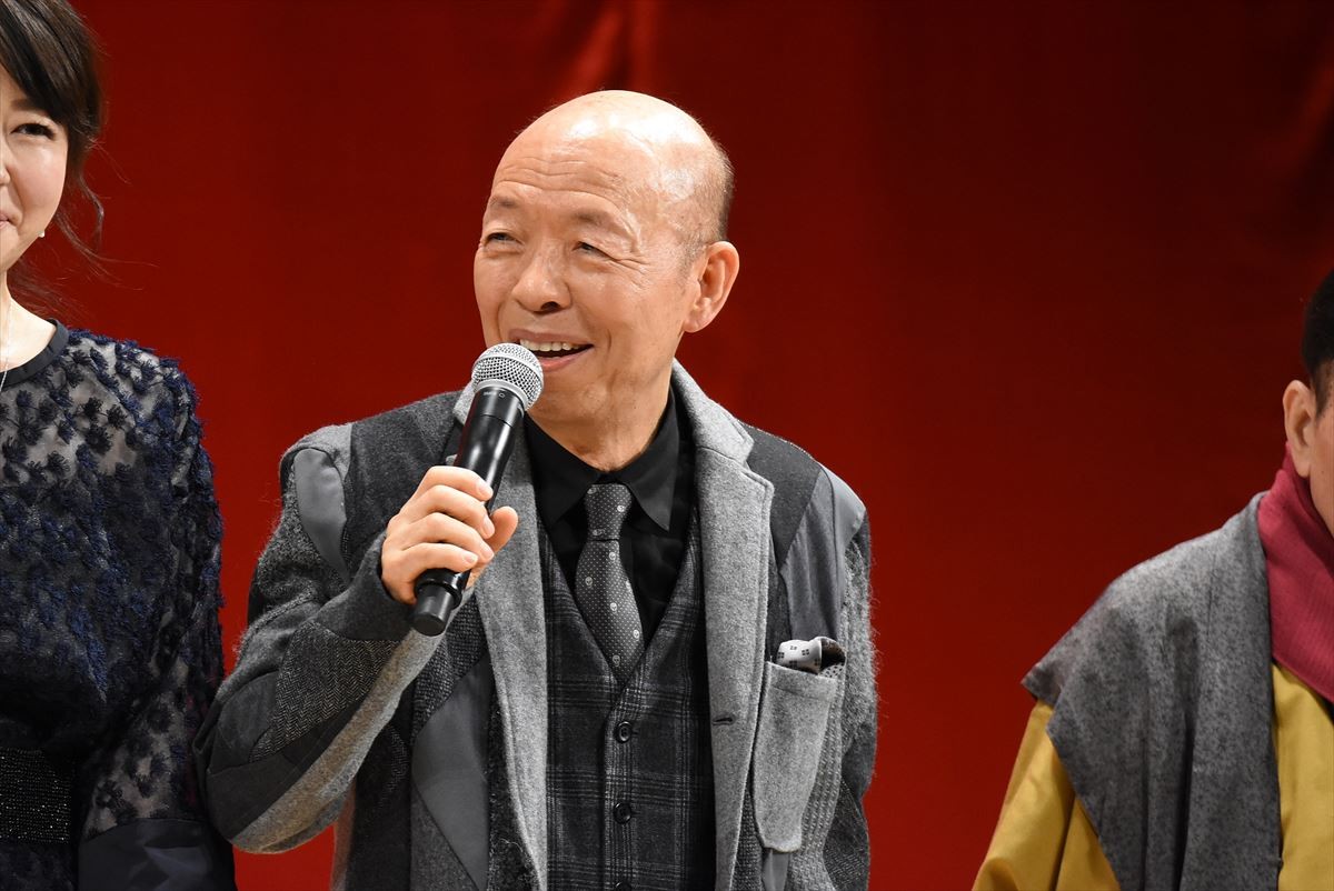 中井貴一、佐々木蔵之介ら『嘘八百』舞台挨拶に12人登壇「この舞台挨拶は正解？」