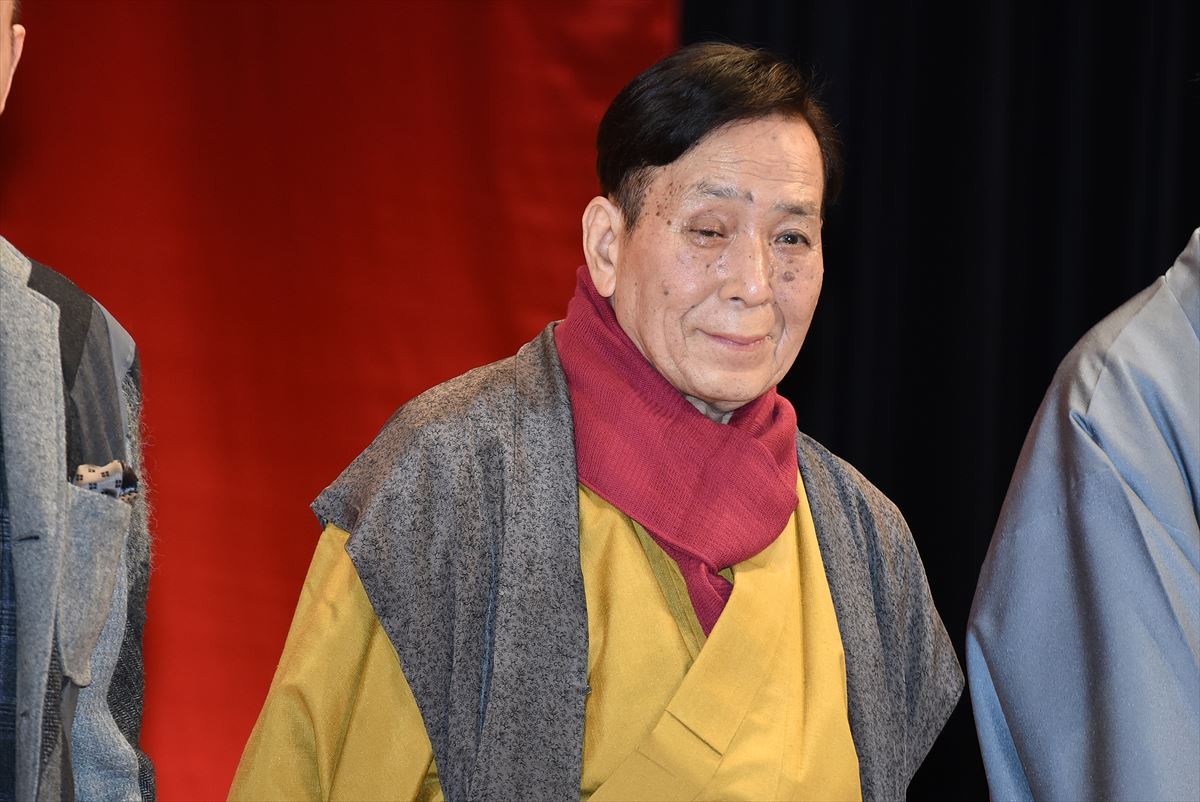 中井貴一、佐々木蔵之介ら『嘘八百』舞台挨拶に12人登壇「この舞台挨拶は正解？」