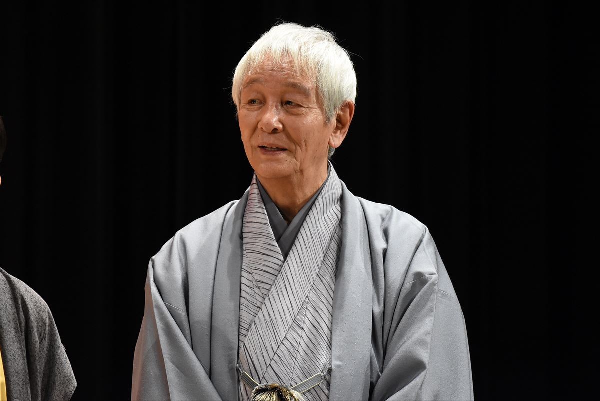 中井貴一、佐々木蔵之介ら『嘘八百』舞台挨拶に12人登壇「この舞台挨拶は正解？」