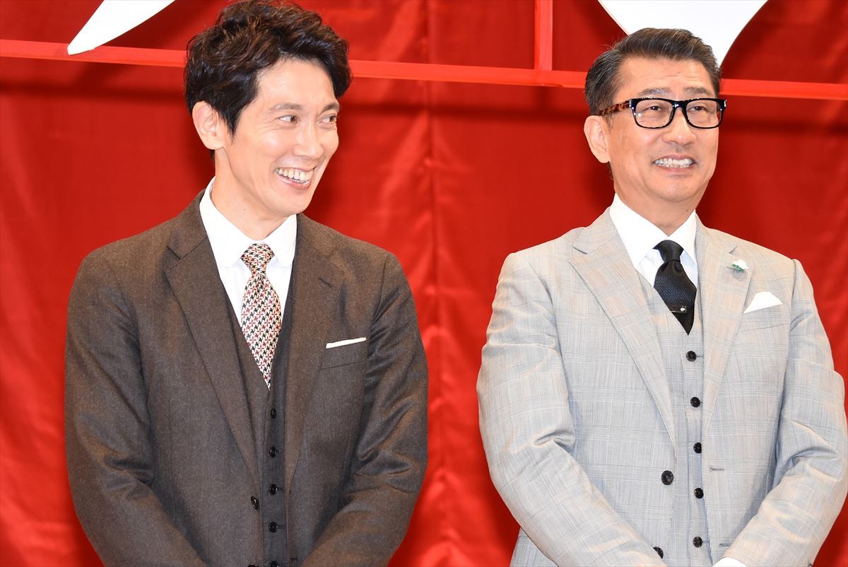 中井貴一、佐々木蔵之介ら『嘘八百』舞台挨拶に12人登壇「この舞台挨拶は正解？」