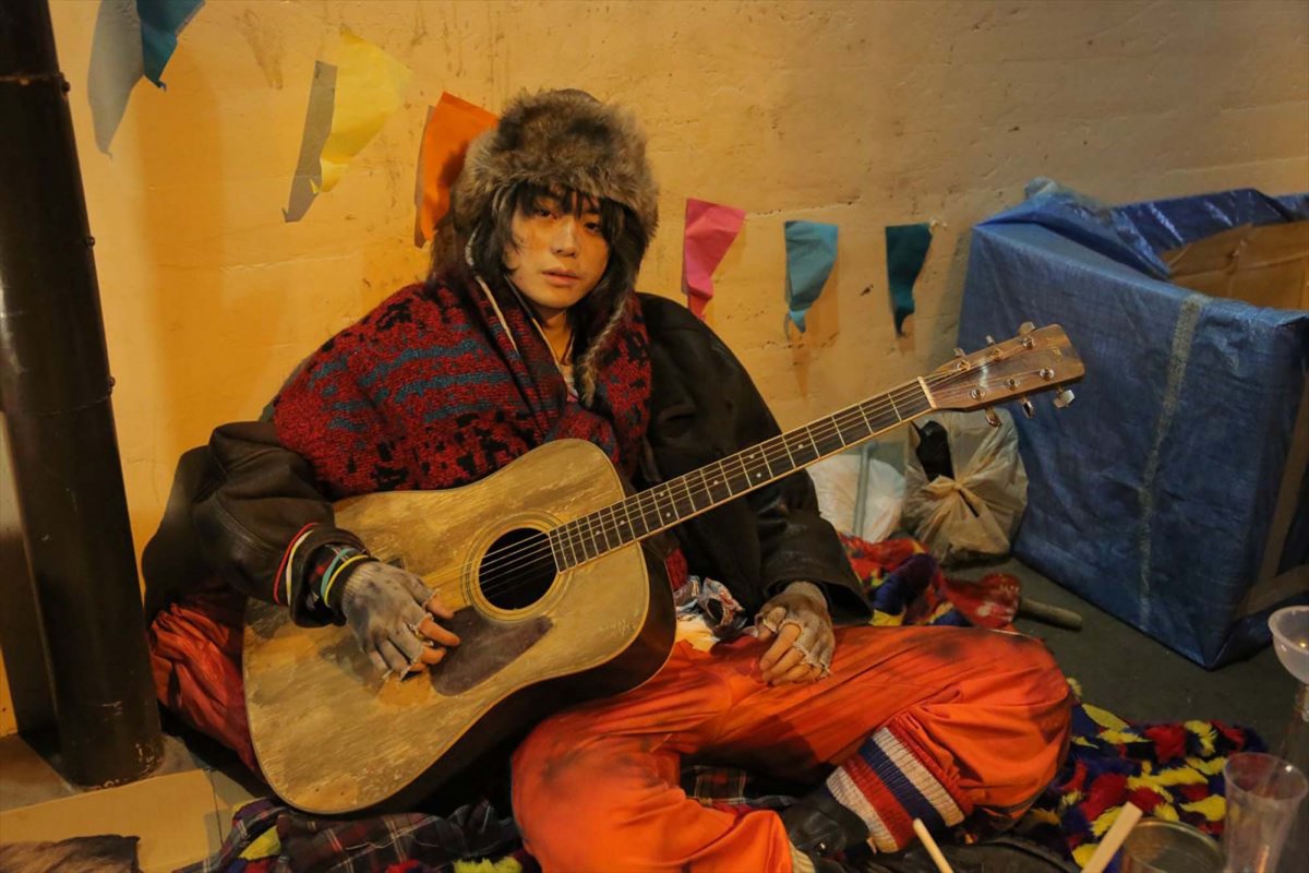 菅田将暉、『トドメの接吻』で謎のストリートミュージシャンに　主題歌も担当