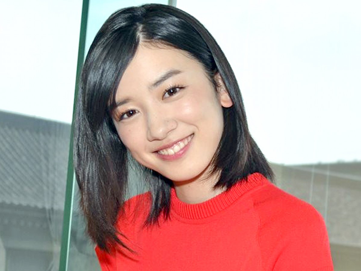 山崎賢人＆石原さとみ、女子高生がクリスマスに一緒に過ごしたい有名人第1位に