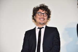 『リベンジgirl』初日舞台挨拶に登壇した三木康一郎監督