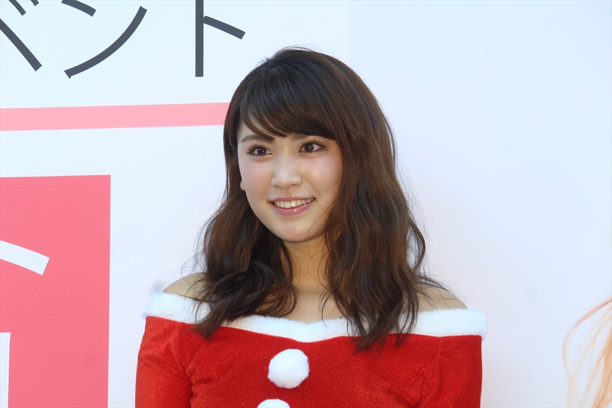 久松郁実、サンタのコスプレで新作DVDアピール「大人っぽい女性の表情出した」