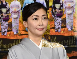 中山美穂、プレミアムドラマ『平成細雪』試写会に登場
