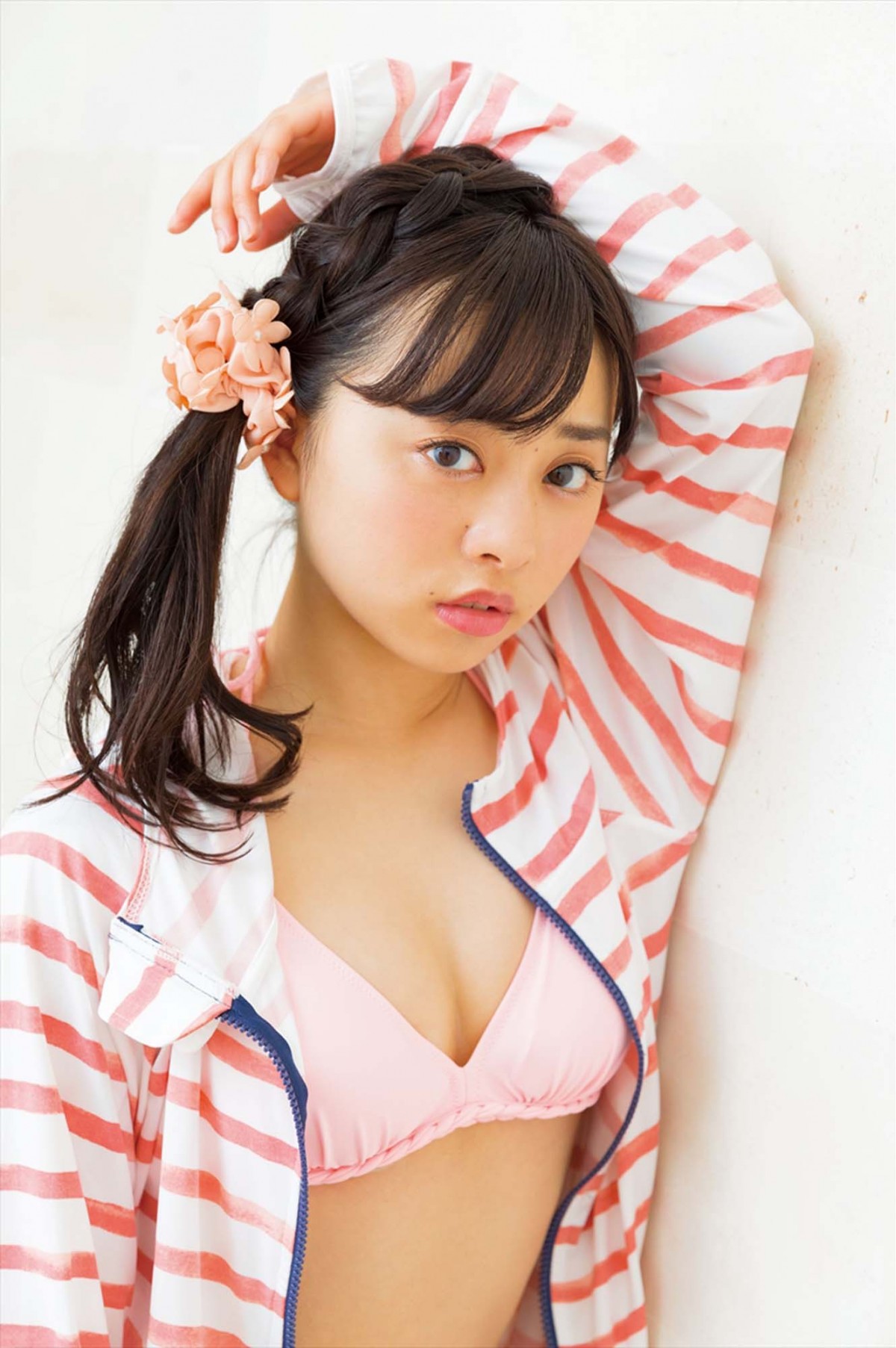 元乃木坂46・伊藤寧々、“ねねころ”の可愛さ満載！ 水着ショットも