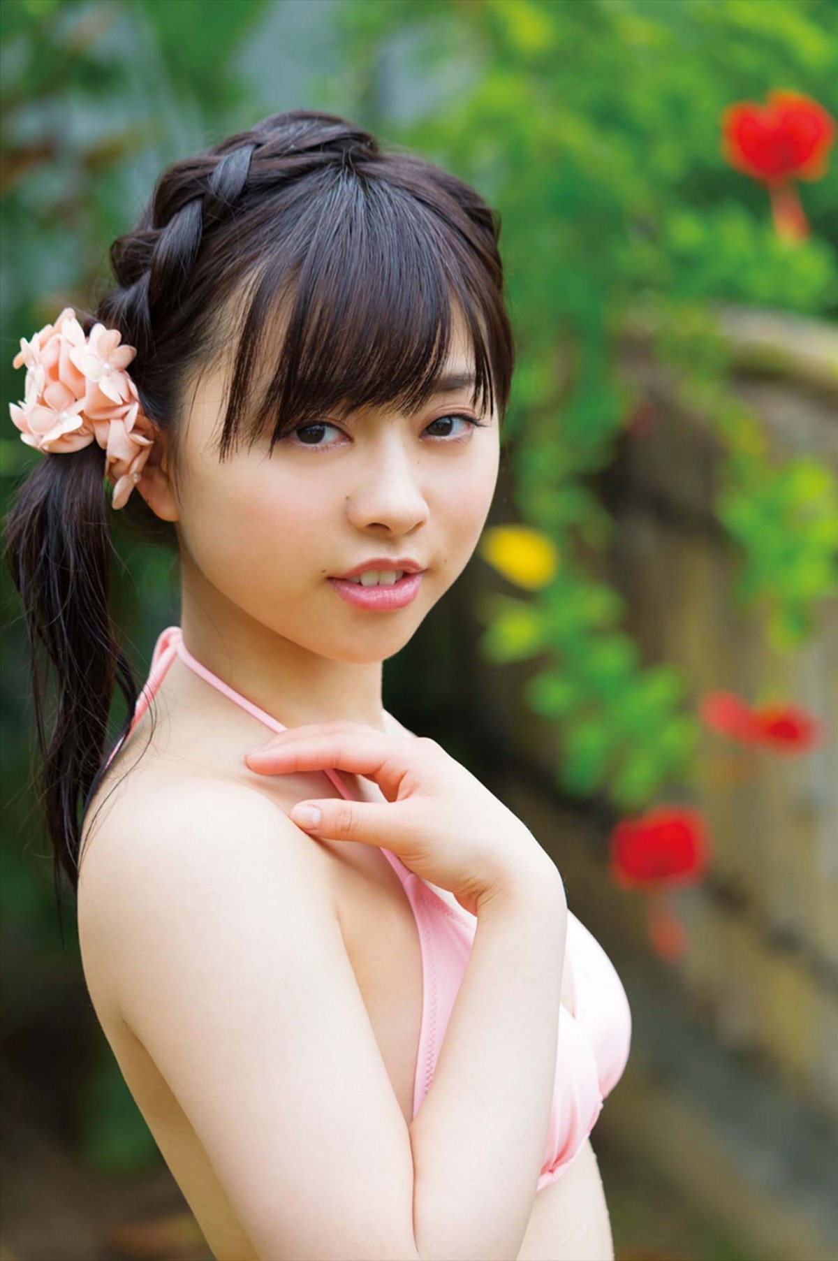 元乃木坂46・伊藤寧々、“ねねころ”の可愛さ満載！ 水着ショットも