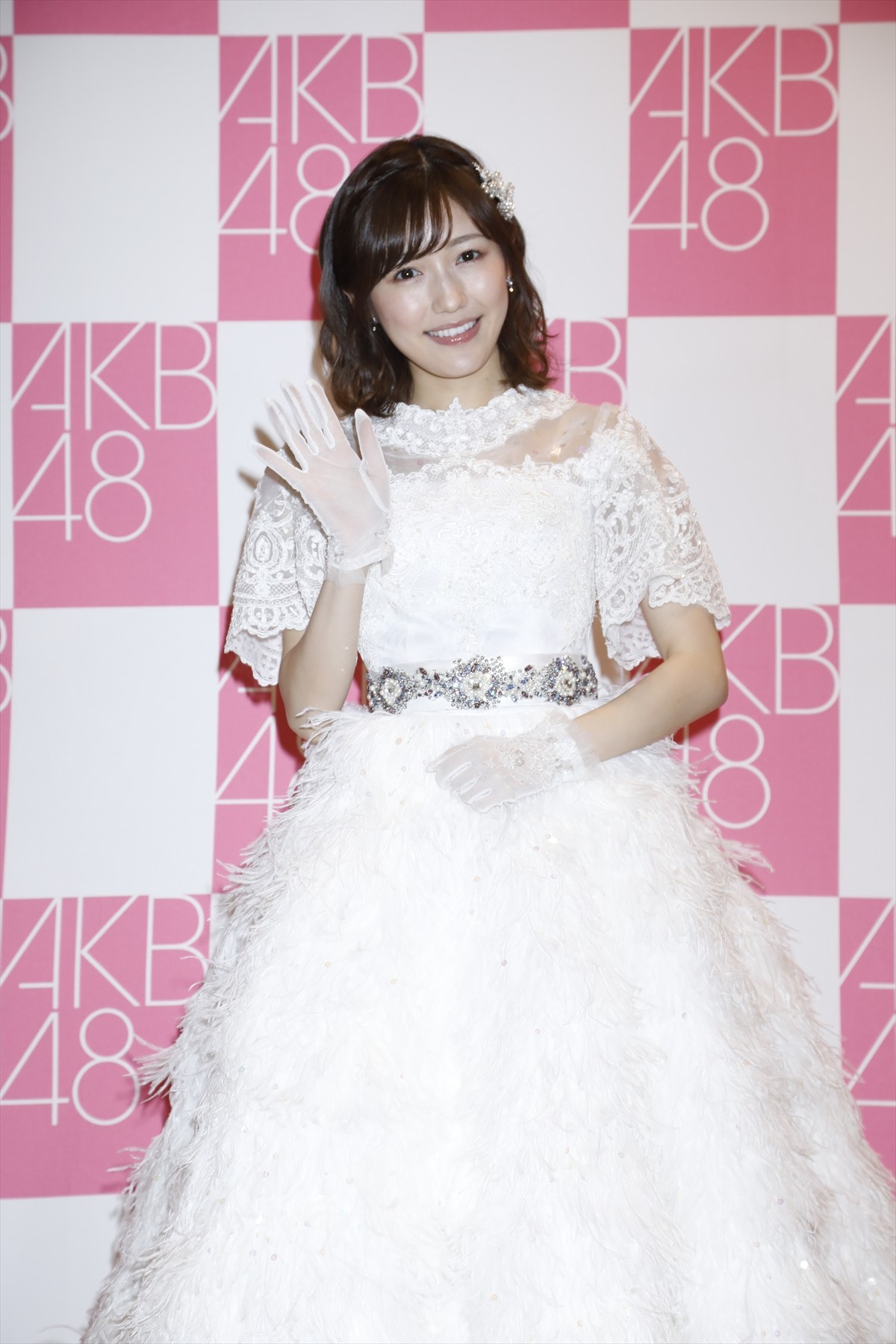 渡辺麻友、卒業公演で涙 「大好きなAKB48が永遠に続いてほしい」