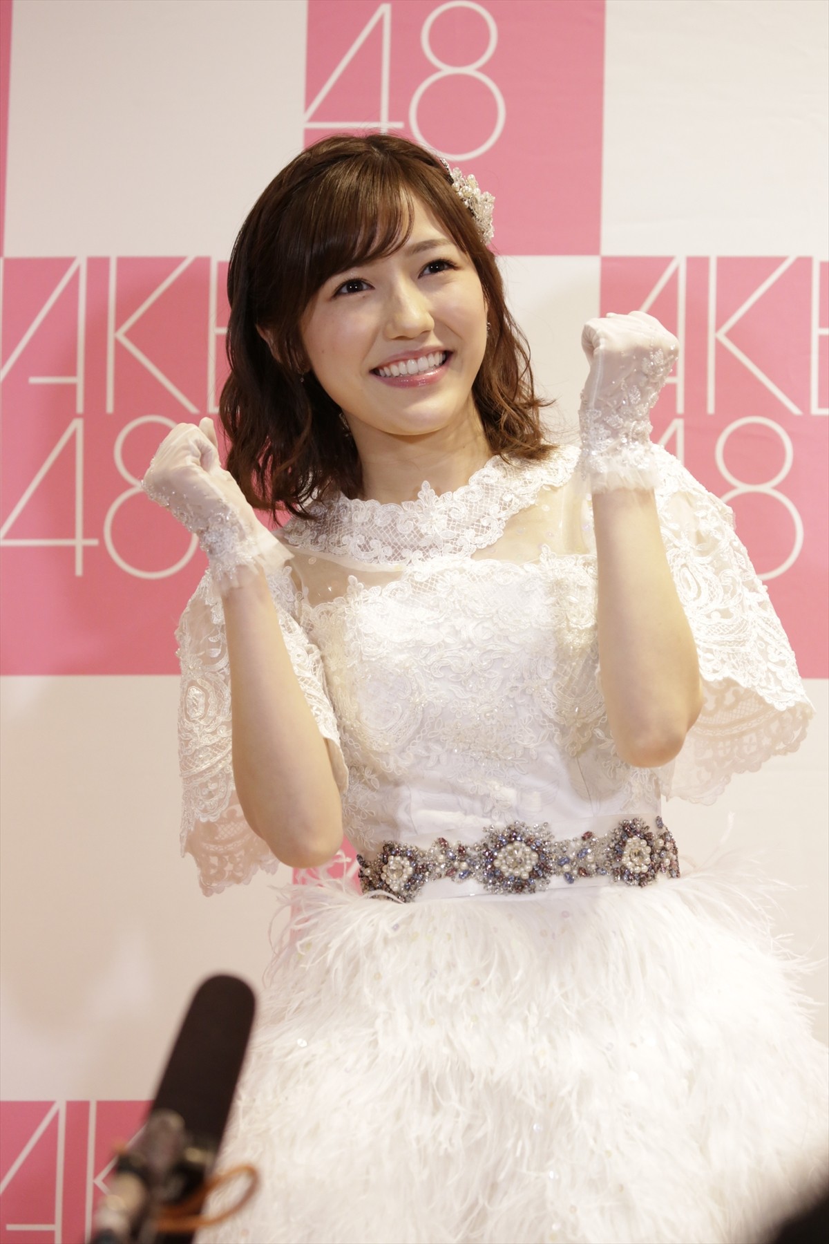 渡辺麻友、卒業公演で涙 「大好きなAKB48が永遠に続いてほしい」