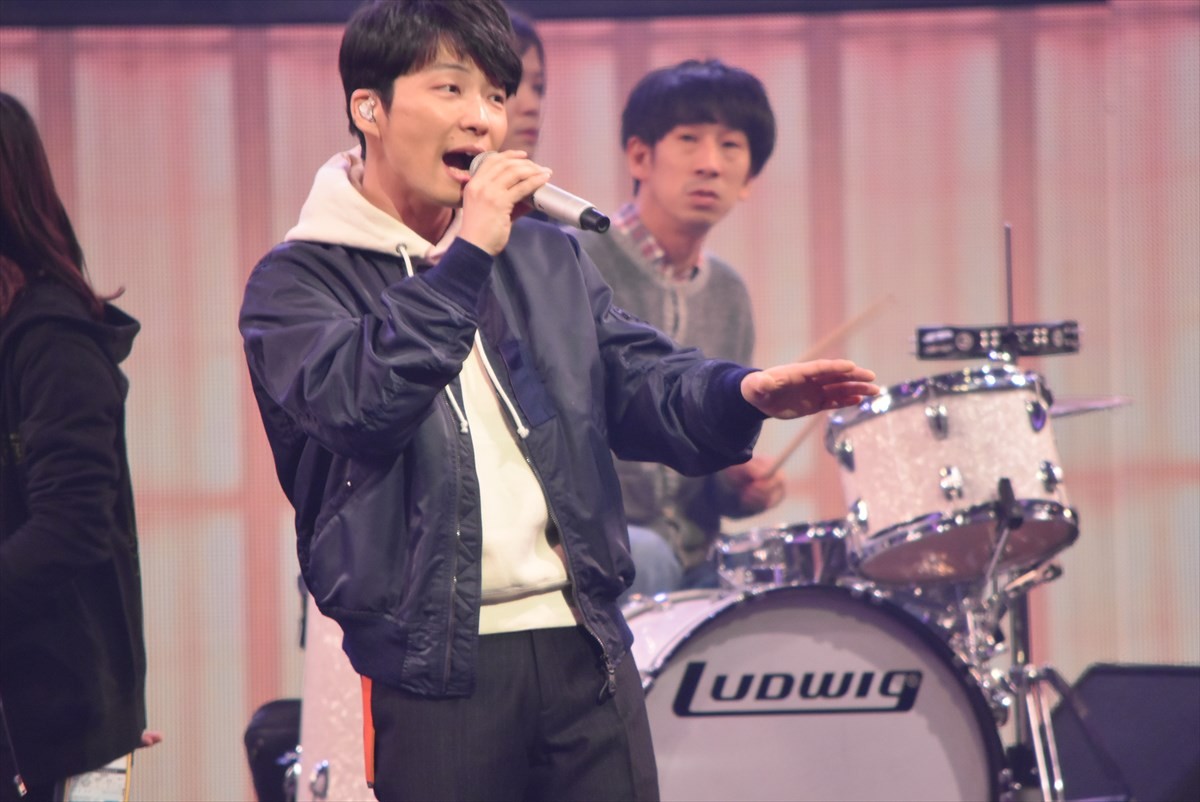 ＜紅白歌合戦＞星野源、2017年を表す漢字は「国」　「恋」のヒットも「めちゃくちゃうれしい」