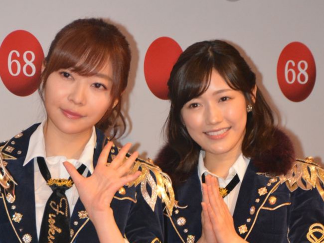 『第68回 NHK紅白歌合戦』のリハーサルに出席したHKT48・指原莉乃とAKB48・渡辺麻友（2017年撮影）