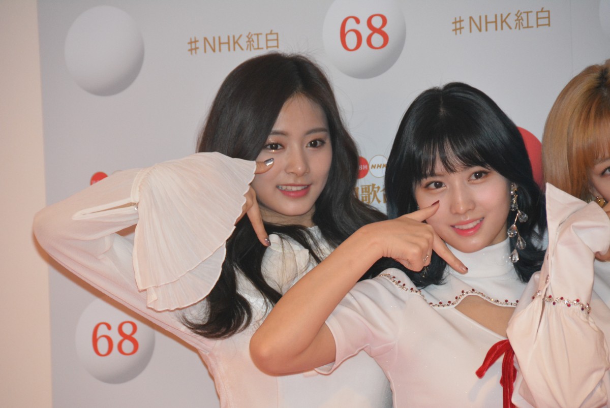 ＜紅白歌合戦＞TWICE、紅白を意識したミニスカートで美脚を披露「温かく見守って」