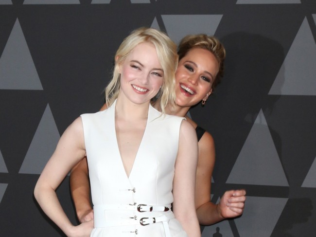 ジェニファー・ローレンス&エマ・ストーン、仲良くなったきっかけは同じストーカーと告白