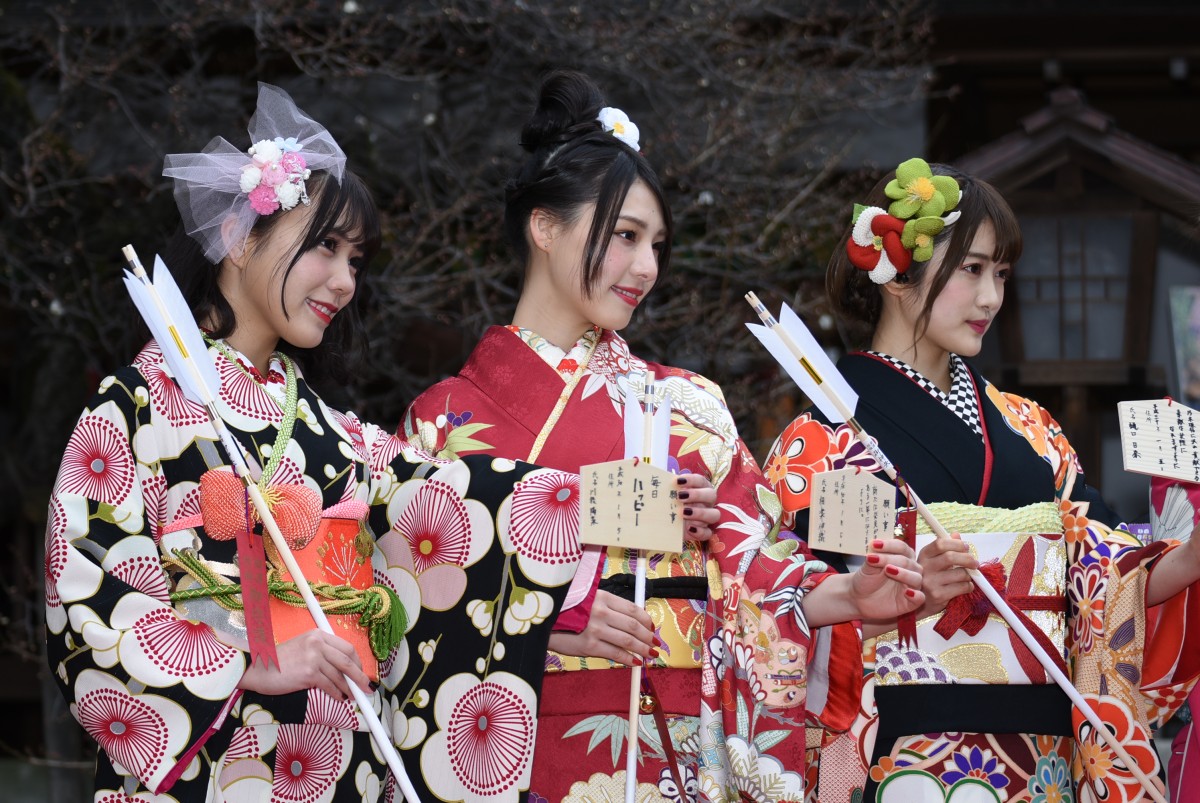 乃木坂46新成人・星野みなみ、川後陽菜ら華やか振袖姿 “憧れの大人”は白石麻衣