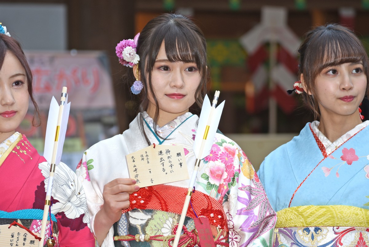 乃木坂46新成人・星野みなみ、川後陽菜ら華やか振袖姿 “憧れの大人”は白石麻衣