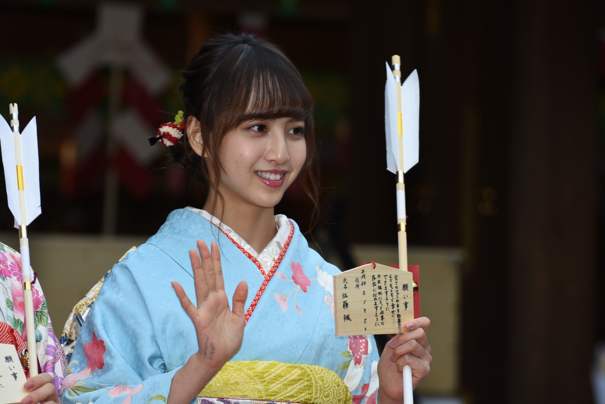 乃木坂46新成人・星野みなみ、川後陽菜ら華やか振袖姿 “憧れの大人”は白石麻衣
