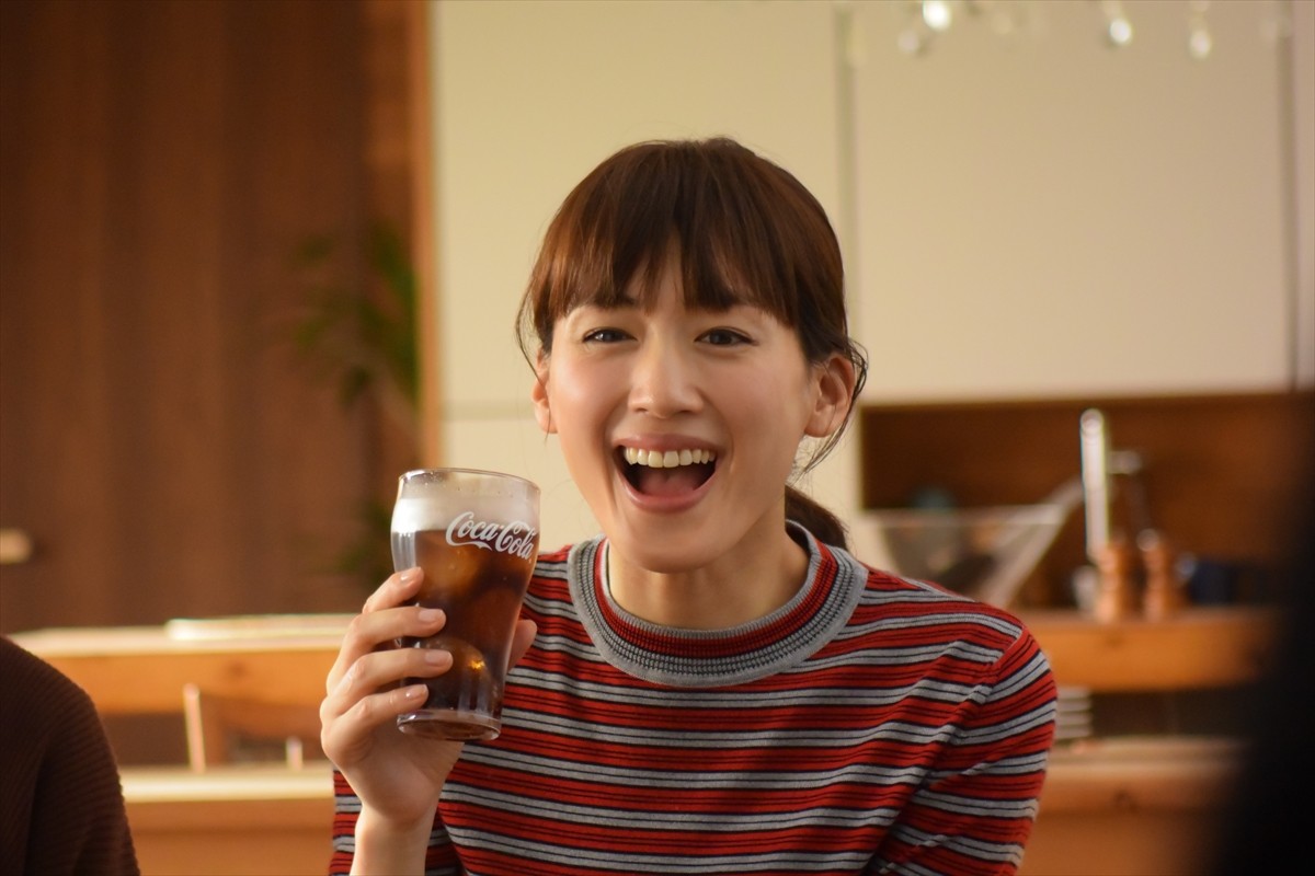 綾瀬はるか、フィギュアスケートで華麗に舞う!?　新CMで高橋大輔と共演