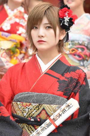 AKB48グループ 2018年新成人メンバー 成人式記念撮影会に参加した岡田奈々