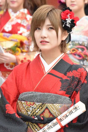 AKB48グループ 2018年新成人メンバー 成人式記念撮影会に参加した岡田奈々