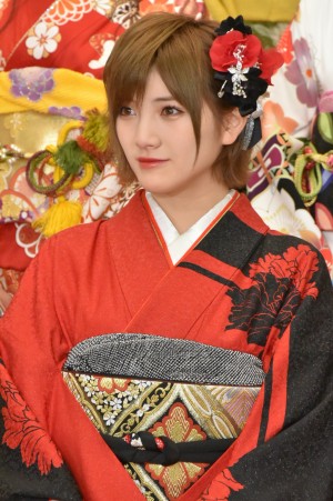 AKB48グループ 2018年新成人メンバー 成人式記念撮影会に参加した岡田奈々