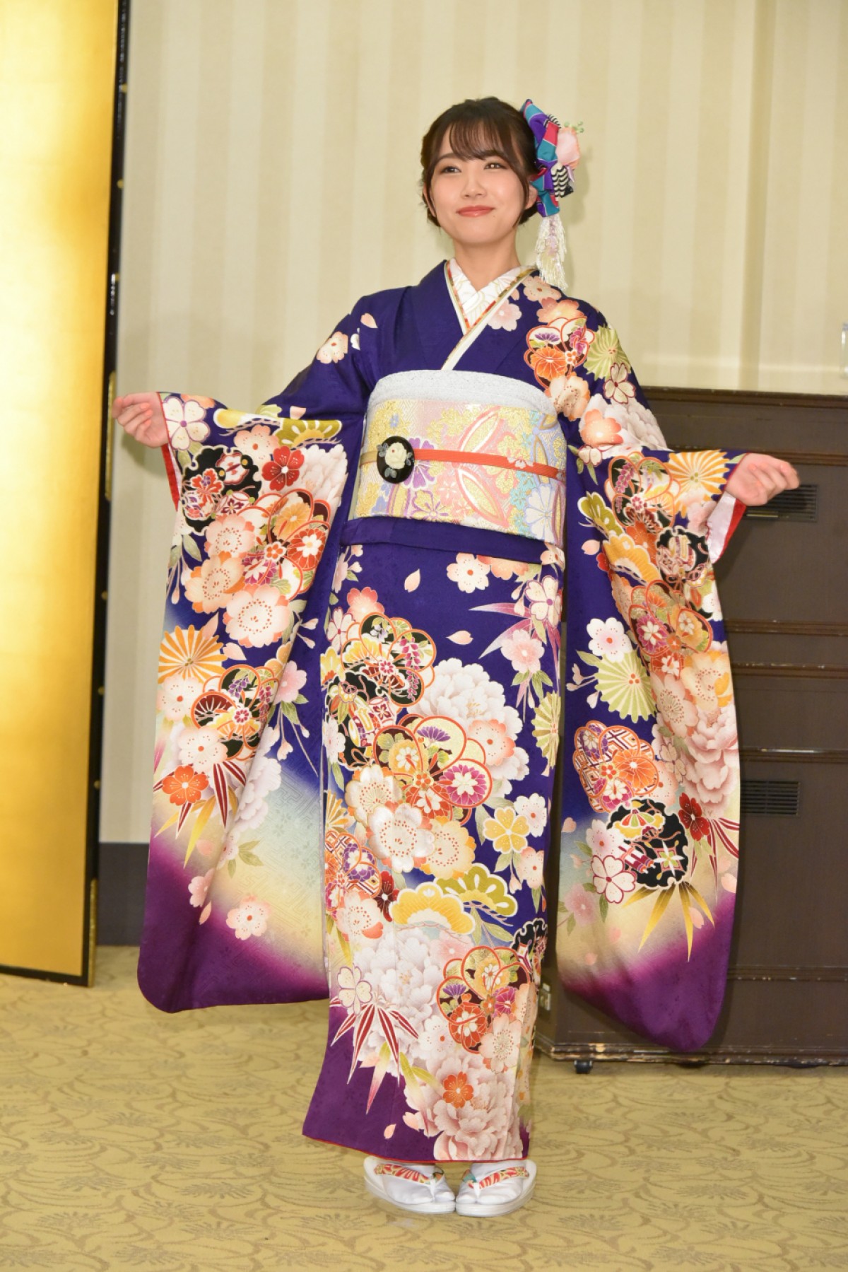 ＜AKB48成人式＞向井地美音「東京ドーム立ちたい」 高橋朱里は総監督の酒グセ暴露