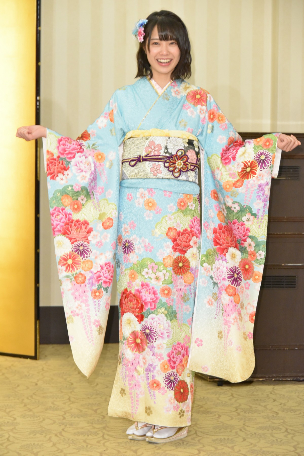 ＜AKB48成人式＞向井地美音「東京ドーム立ちたい」 高橋朱里は総監督の酒グセ暴露