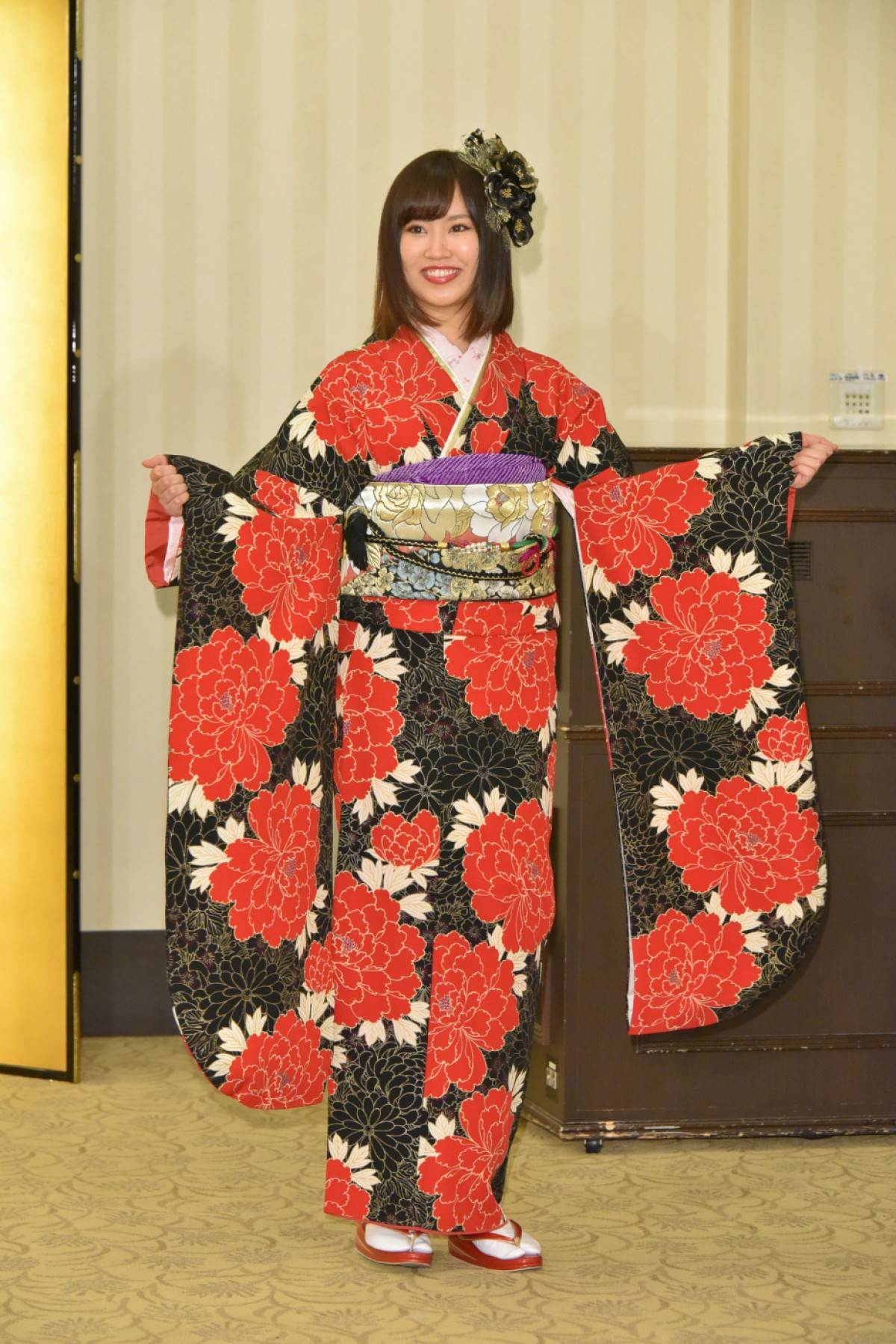 ＜AKB48成人式＞向井地美音「東京ドーム立ちたい」 高橋朱里は総監督の酒グセ暴露