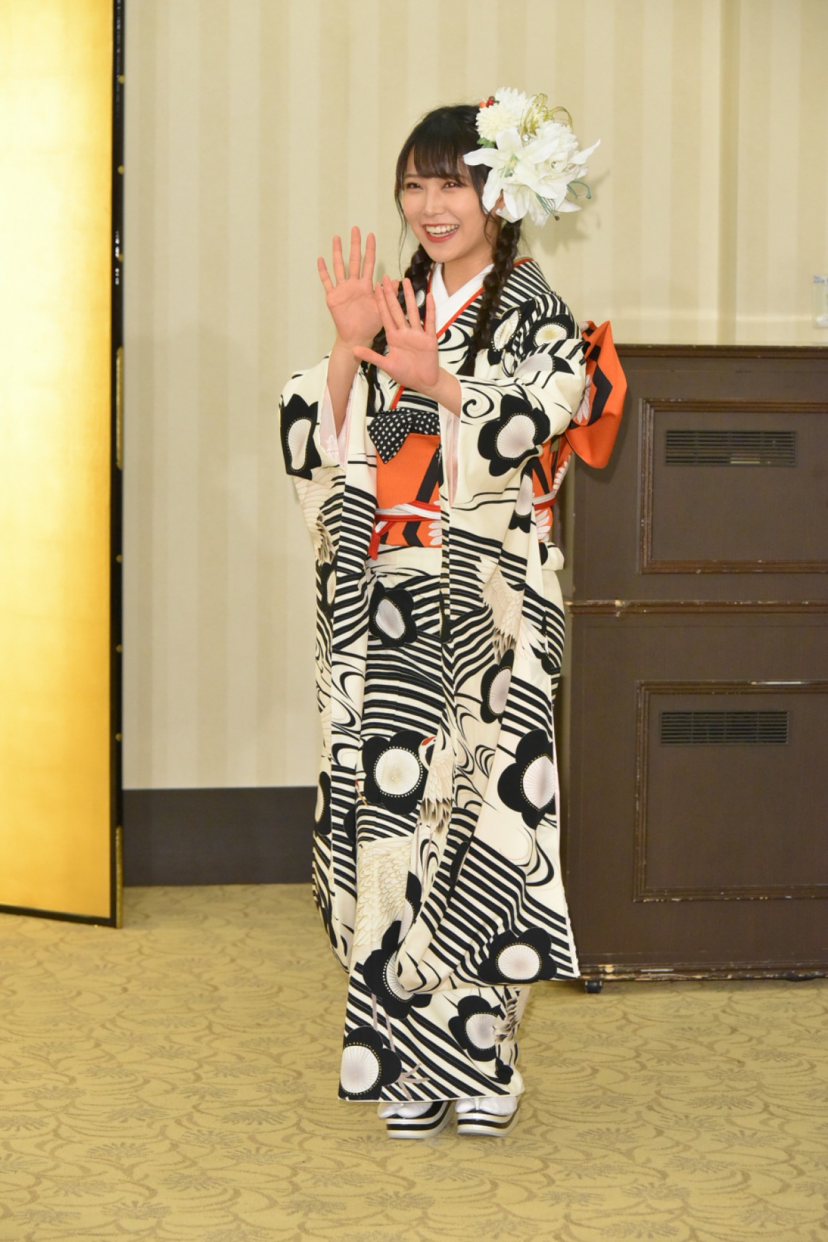 ＜AKB48成人式＞向井地美音「東京ドーム立ちたい」 高橋朱里は総監督の酒グセ暴露