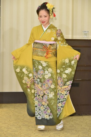 AKB48グループ 2018年新成人メンバー 成人式記念撮影会に参加した石塚朱莉（NMB48）