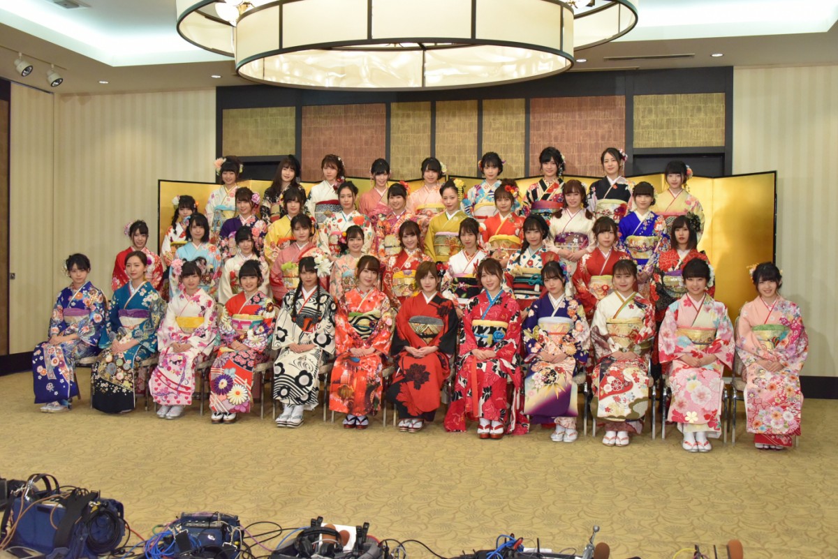 ＜AKB48成人式＞向井地美音「東京ドーム立ちたい」 高橋朱里は総監督の酒グセ暴露