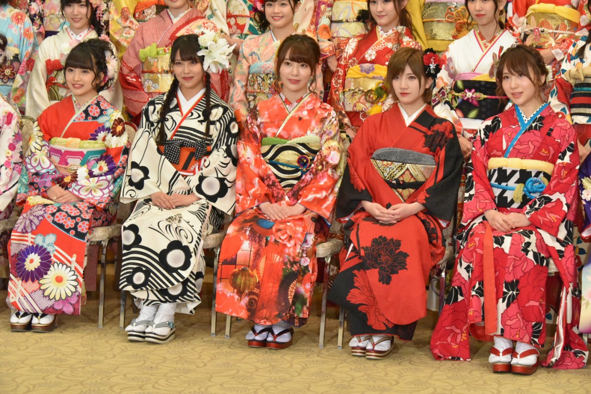 ＜AKB48成人式＞向井地美音「東京ドーム立ちたい」 高橋朱里は総監督の酒グセ暴露