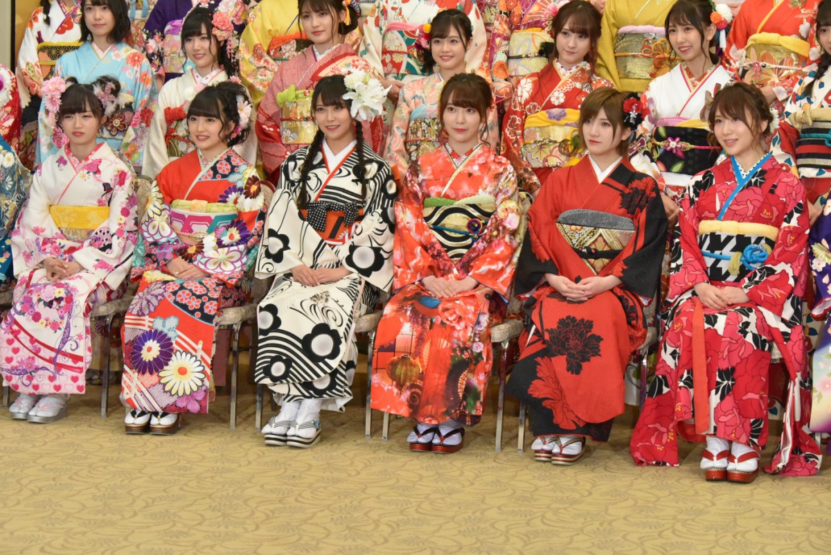 ＜AKB48成人式＞向井地美音「東京ドーム立ちたい」 高橋朱里は総監督の酒グセ暴露