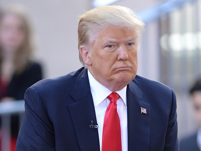 そっくり?“トランプ大統領”ロボットを米ディズニー・ワールドがお披露目