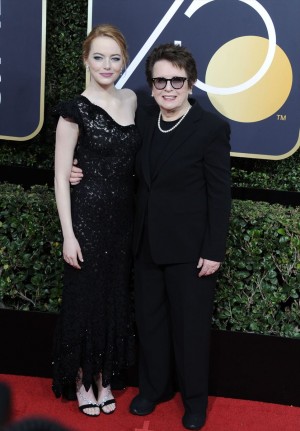 エマ・ストーン＆ビリー・ジーン・キング、「第75回ゴールデン・グローブ賞」レッドカーペットに登場