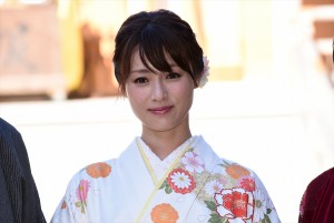 深田恭子、『隣の家族は青く見える』ヒット祈願＆撮影安全祈願にて