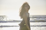 板野友美が下着姿を写真集初披露！　楽曲とコンセプトを共有した写真集『Wanderer』発売